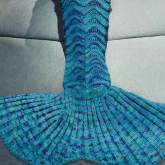 Mermaid tail blanket - Picture 4 of 4